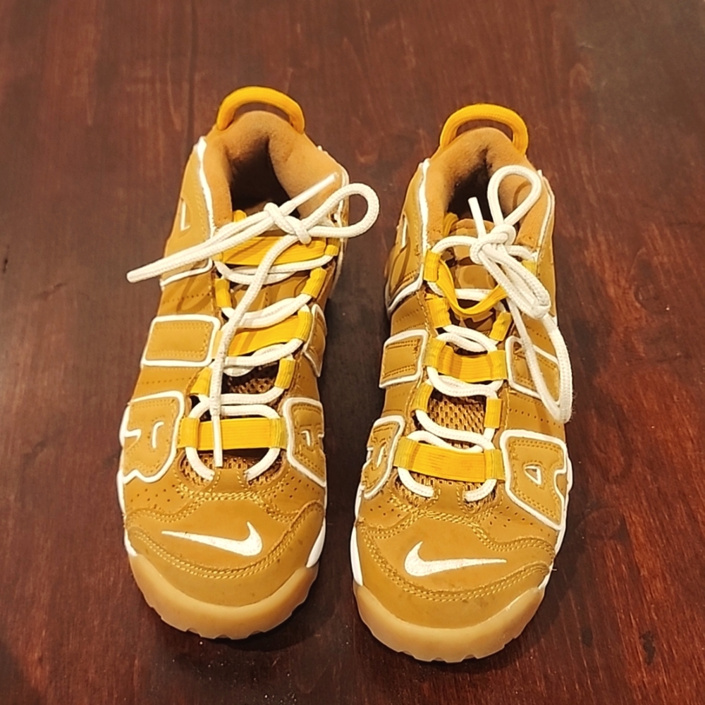 LITTLE KIDS' NIKE AIR MORE UPTEMPO BASKETBALL SHOES wheat 2.5Y
